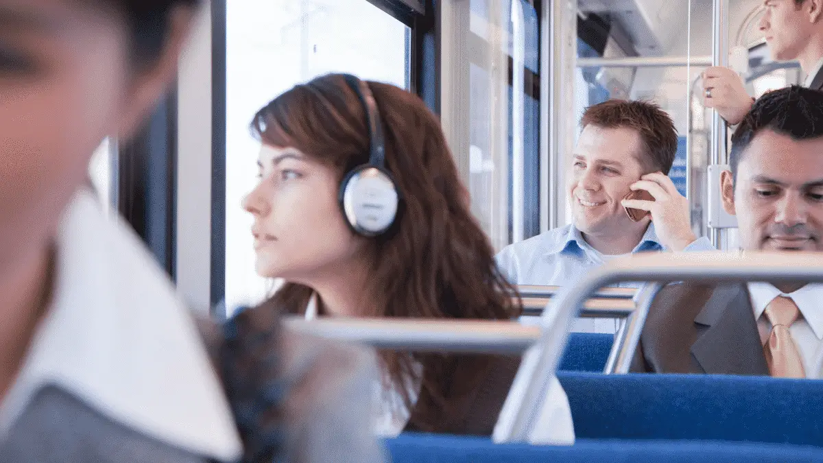 Homme au téléphone