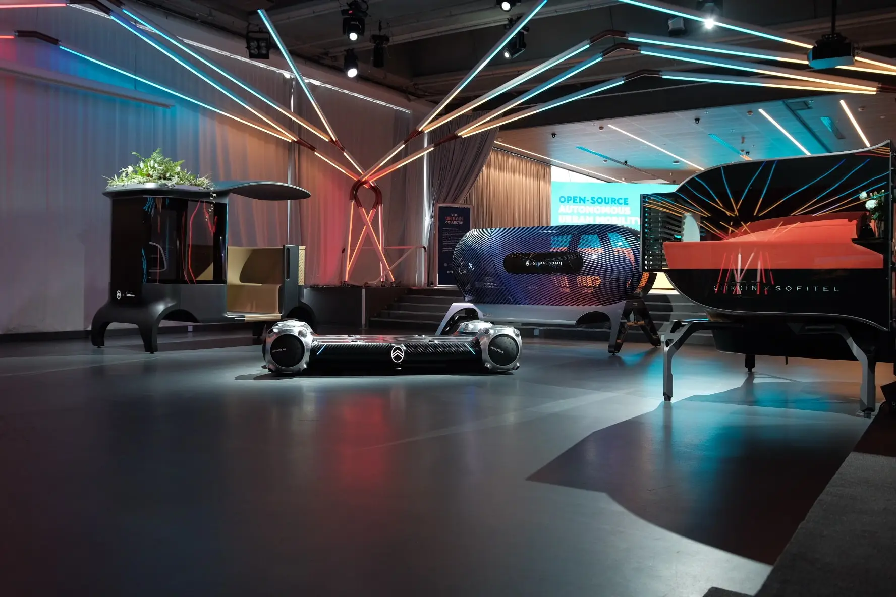 The Citroën Skate lié aux différents pods : la mobilité futuriste