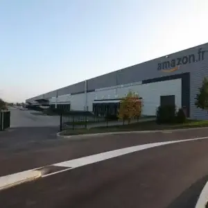 Amazon.fr Centres logistiques Chalon 7 768x512 1