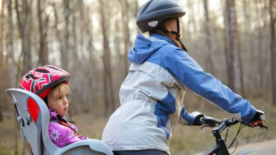 vélo électrique transport enfant à vélo