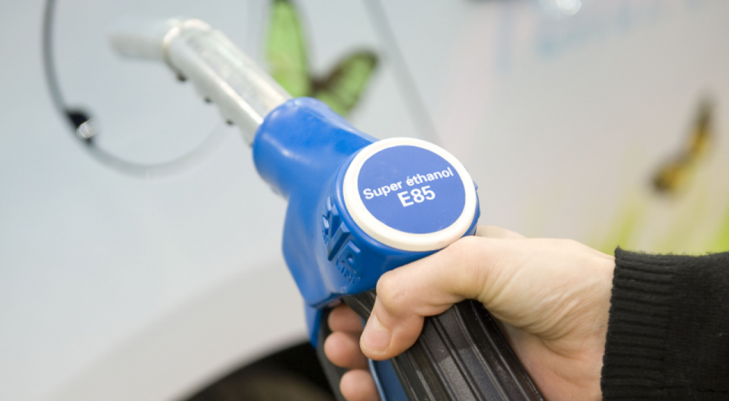 carburant super ethanol pompe