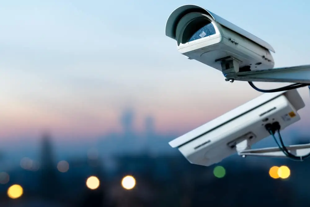 Focus,On,Security,Cctv,Camera,Monitoring,System,With,Panoramic,View Caméra de surveillance intelligente