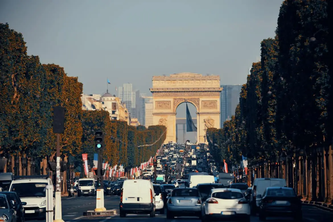 Vote parisien : Vers un stationnement plus cher pour les SUV dès septembre Vote parisien : Vers un stationnement plus cher pour les SUV dès septembre
